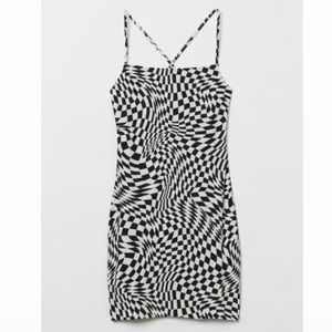 Black/white checked fitted dress